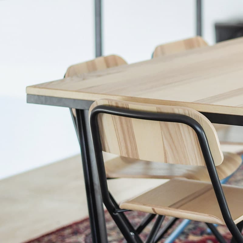 Handgefertigte Holzmöbel